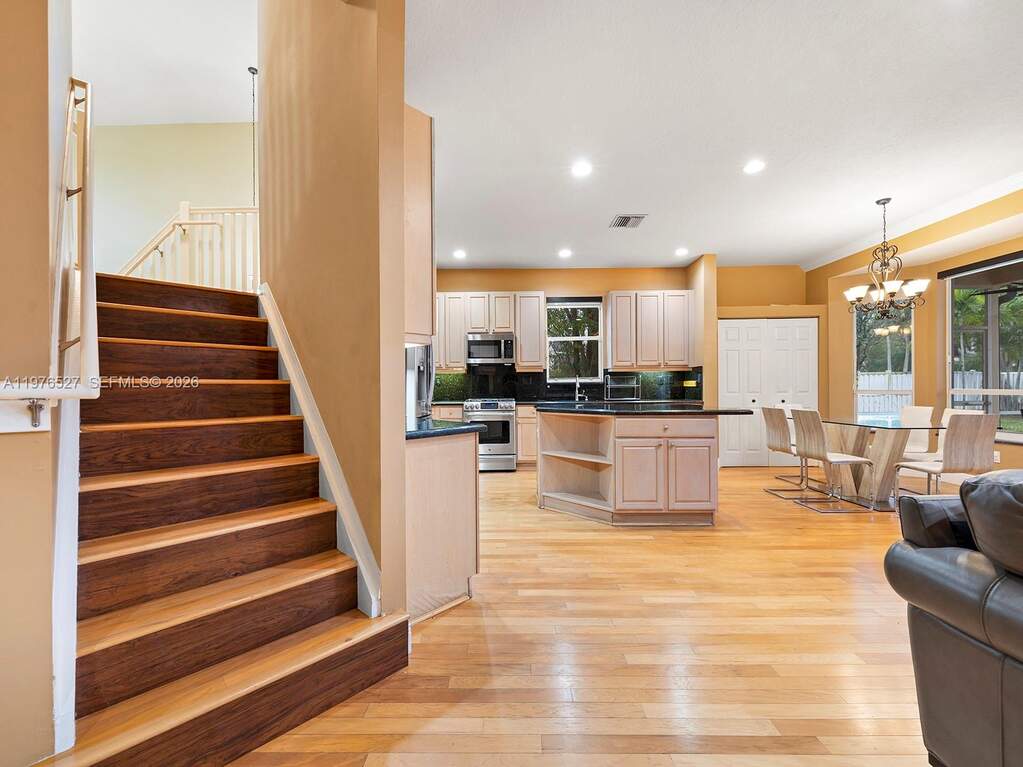 4 Bedroom Single Family Home/House's Image 6
