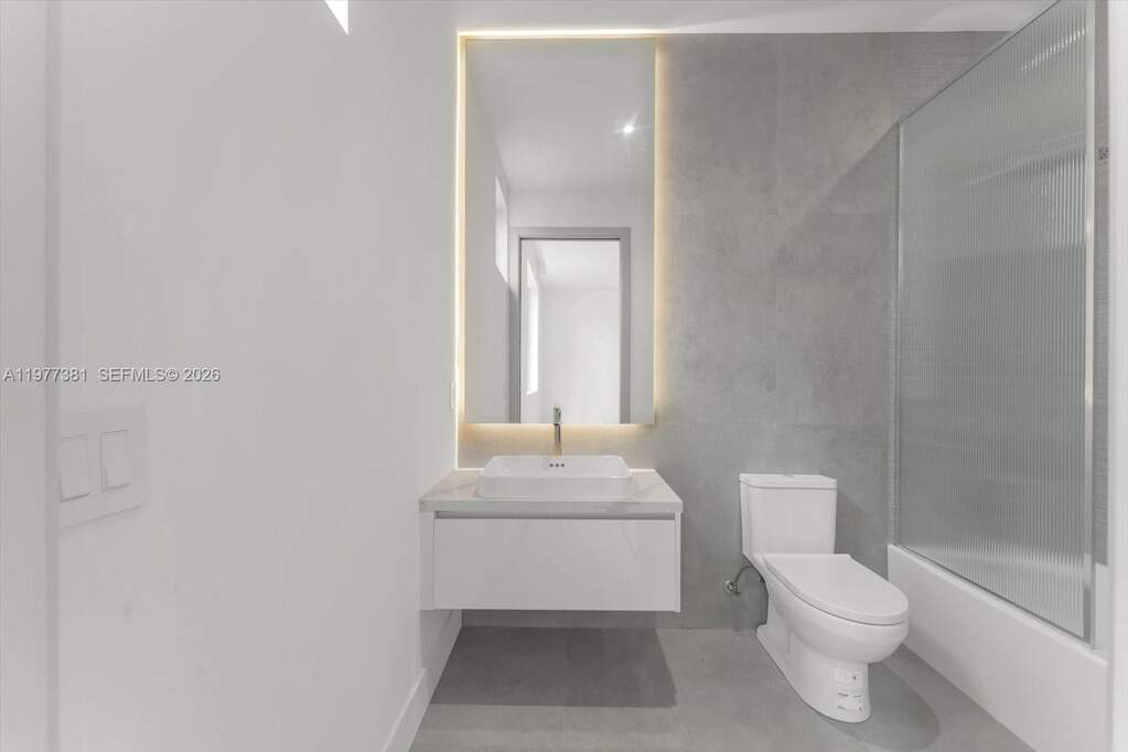 5 Bedroom Single Family Home/House's Image 24