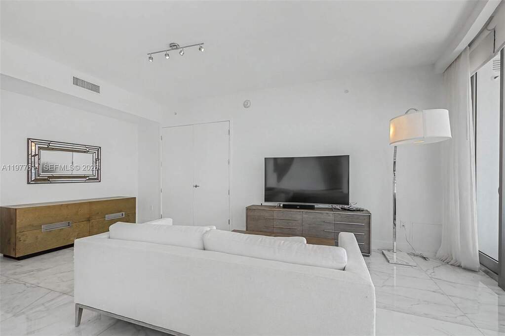 2 Bedroom Apartment/Flat's Image 19