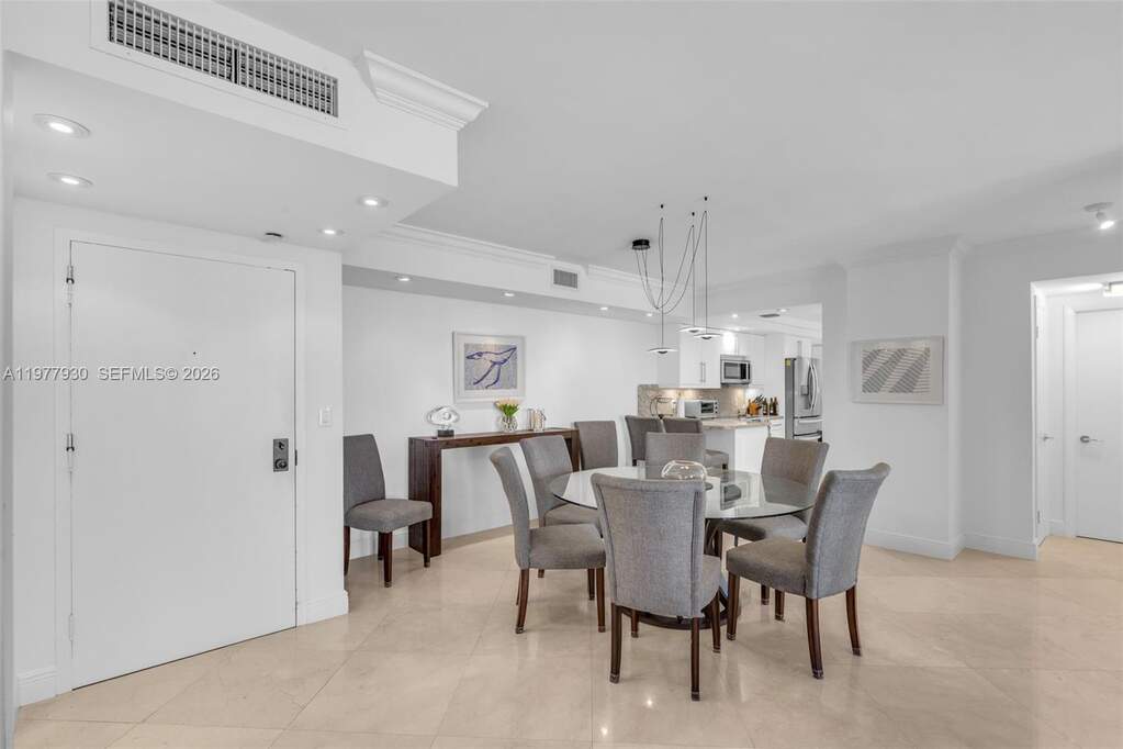2 Bedroom Apartment/Flat's Image 7