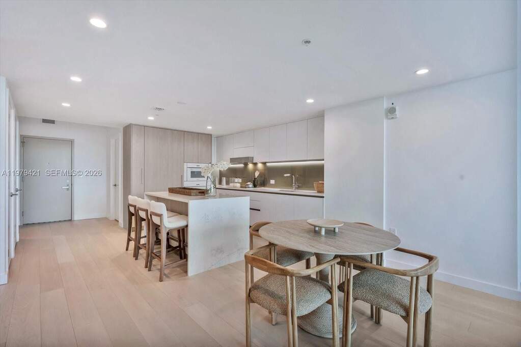 3 Bedroom Apartment/Flat's Image 3