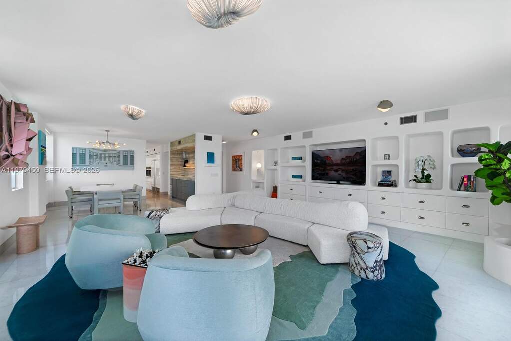 5 Bedroom Apartment/Flat's Image 3