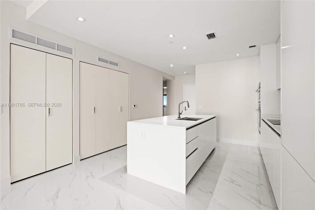 2 Bedroom Apartment/Flat's Image 36