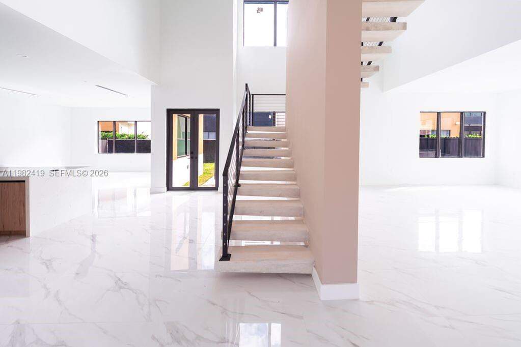 5 Bedroom Single Family Home/House's Image 14
