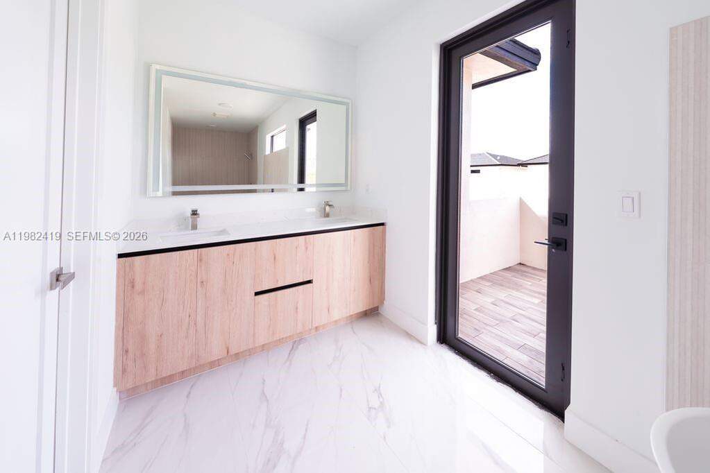 5 Bedroom Single Family Home/House's Image 26