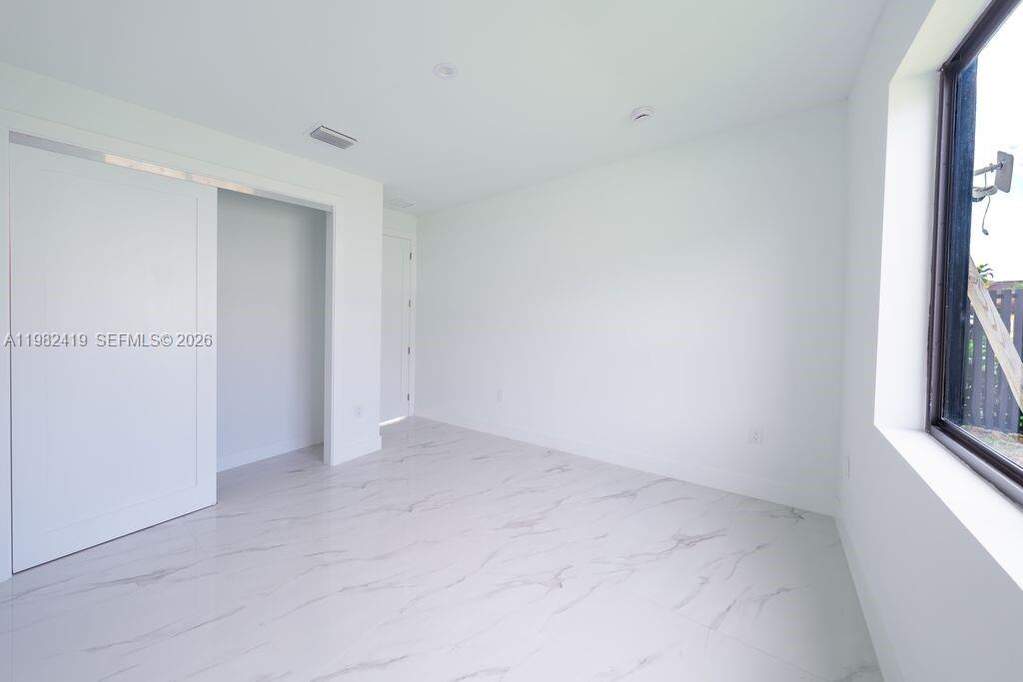 5 Bedroom Single Family Home/House's Image 31