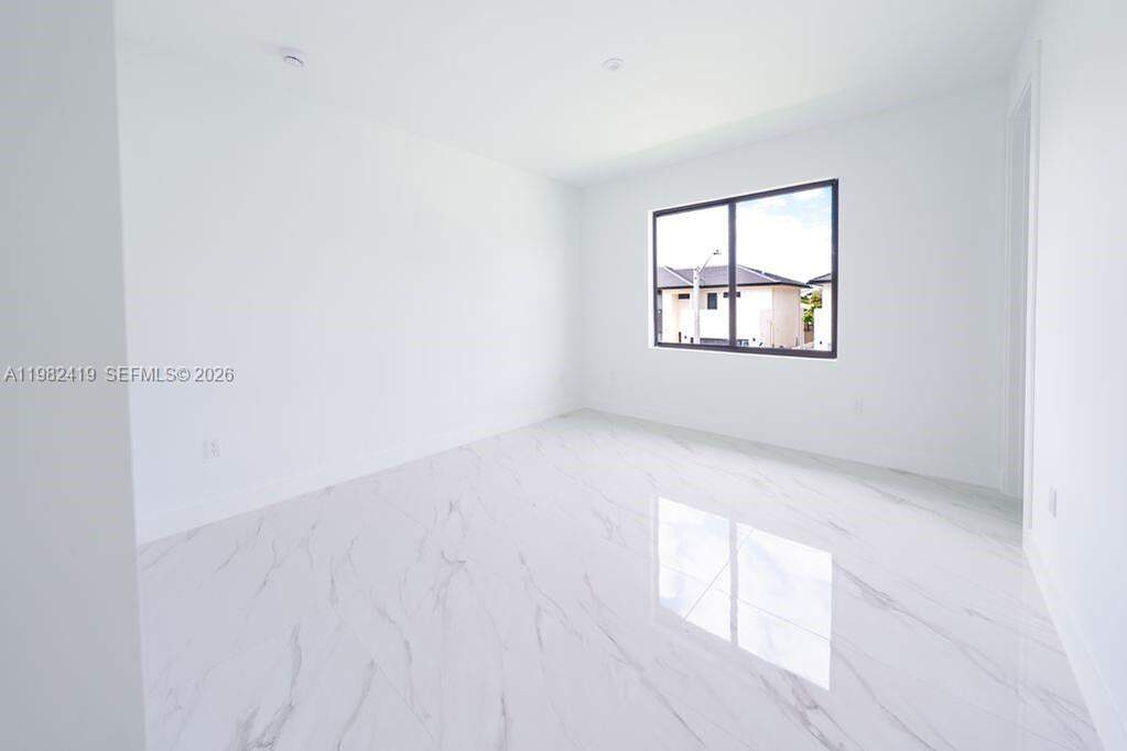 5 Bedroom Single Family Home/House's Image 36