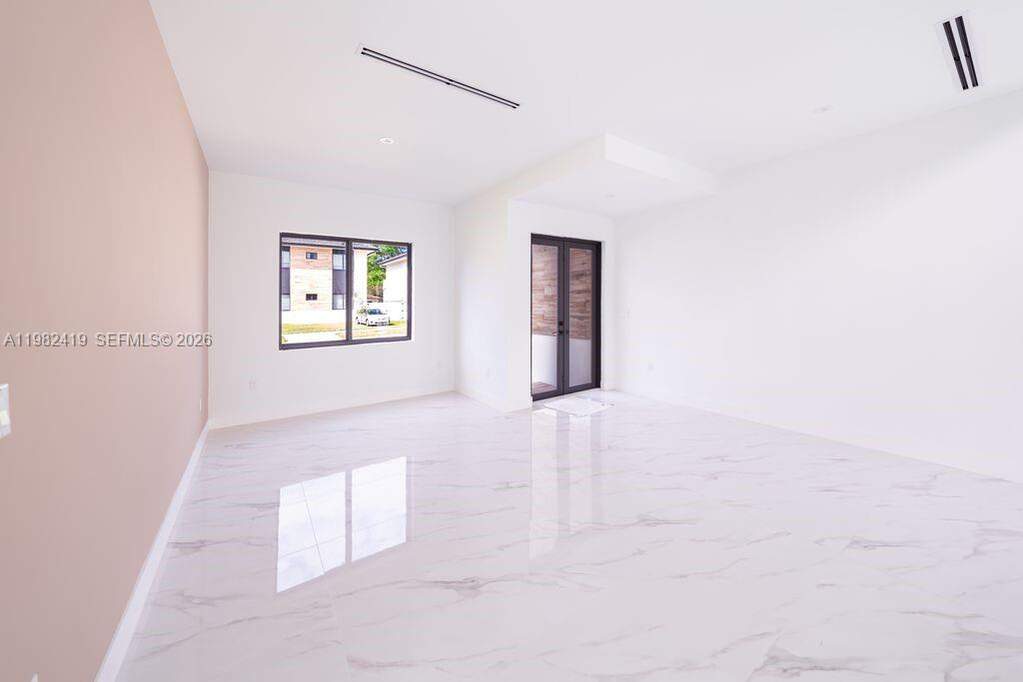 5 Bedroom Single Family Home/House's Image 51