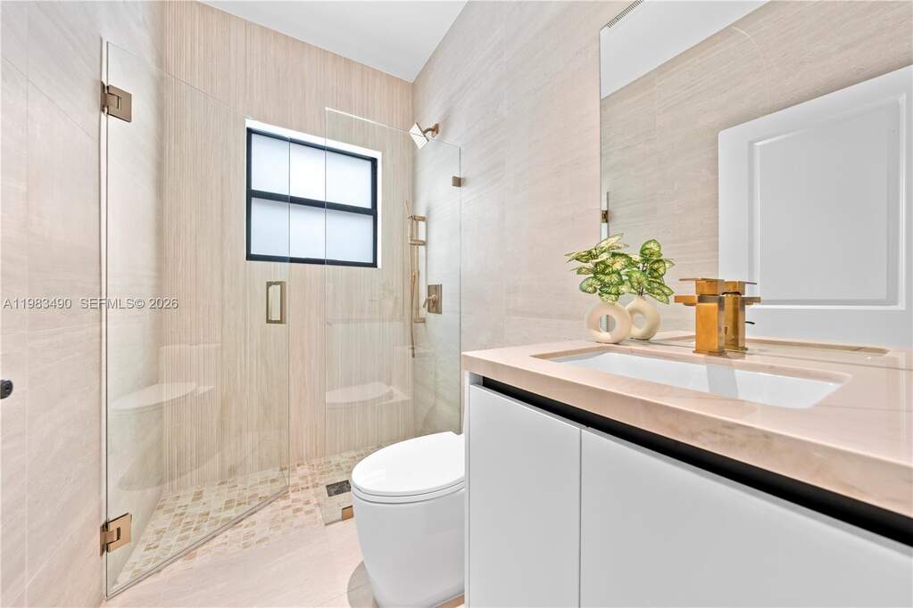 4 Bedroom Villa/Townhouse's Image 8