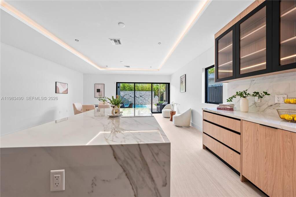 4 Bedroom Villa/Townhouse's Image 9