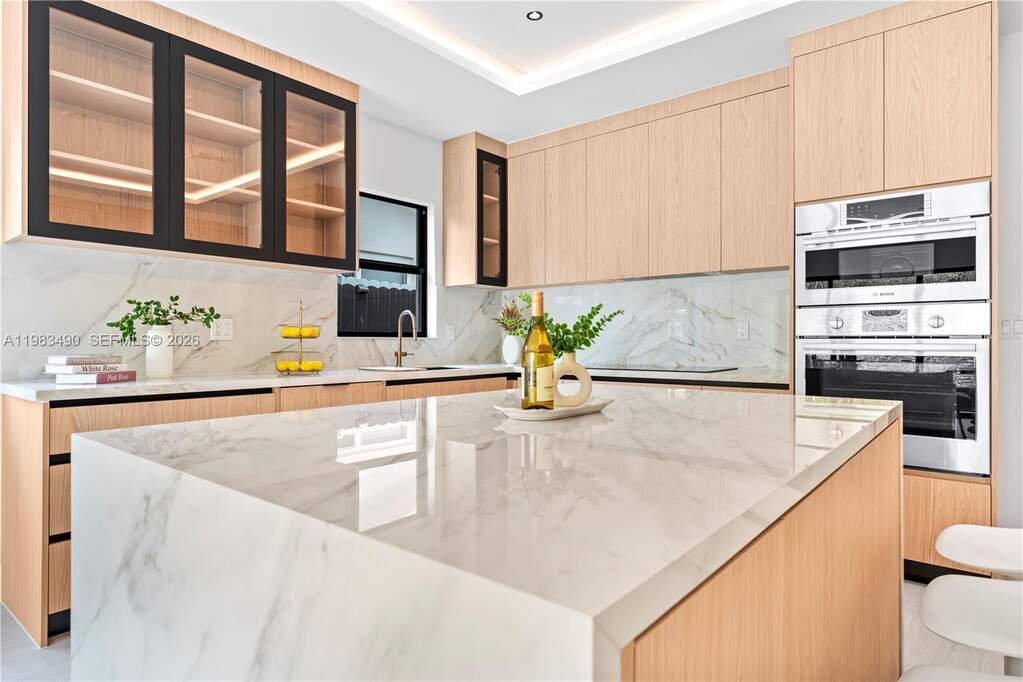 4 Bedroom Villa/Townhouse's Image 11