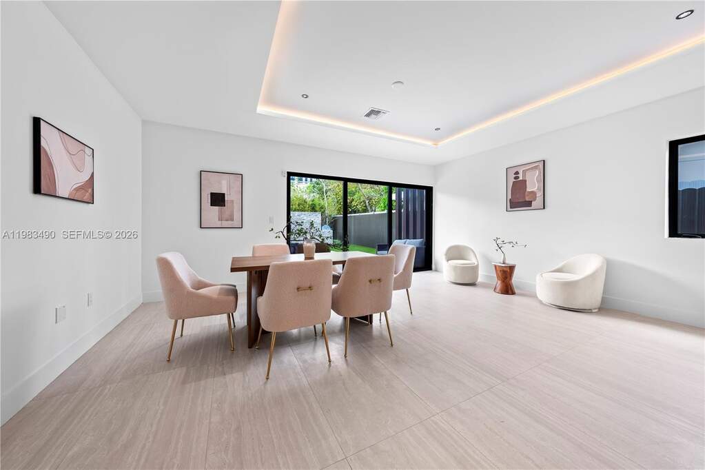4 Bedroom Villa/Townhouse's Image 14