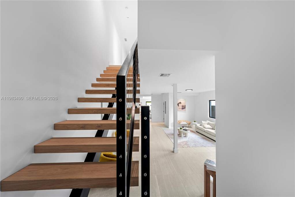 4 Bedroom Villa/Townhouse's Image 18