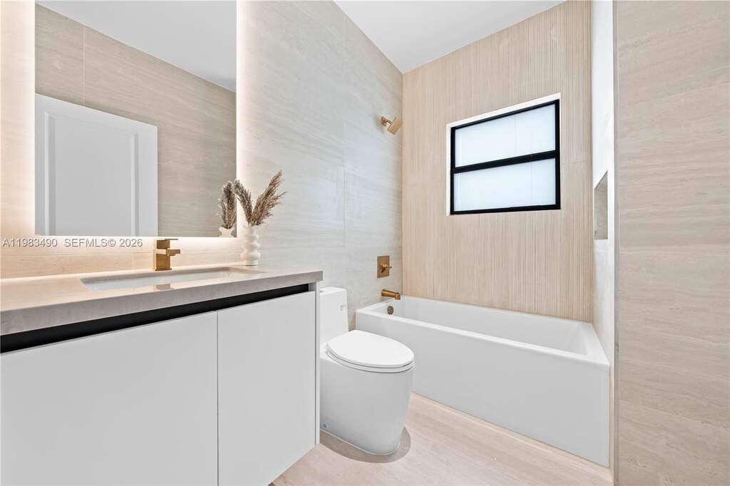 4 Bedroom Villa/Townhouse's Image 19