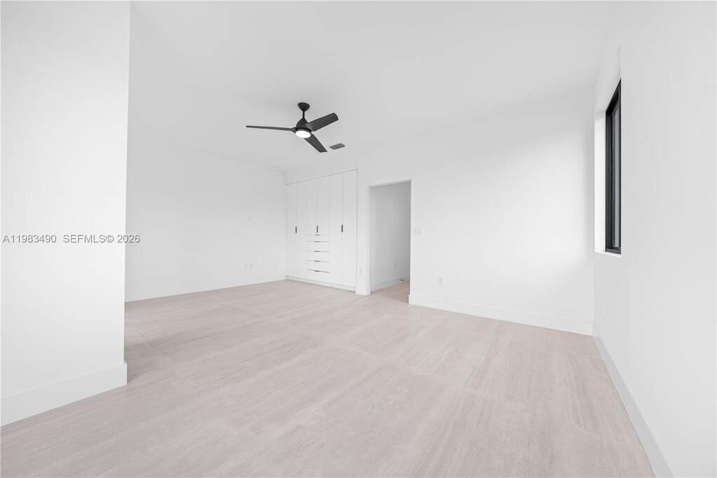 4 Bedroom Villa/Townhouse's Image 21