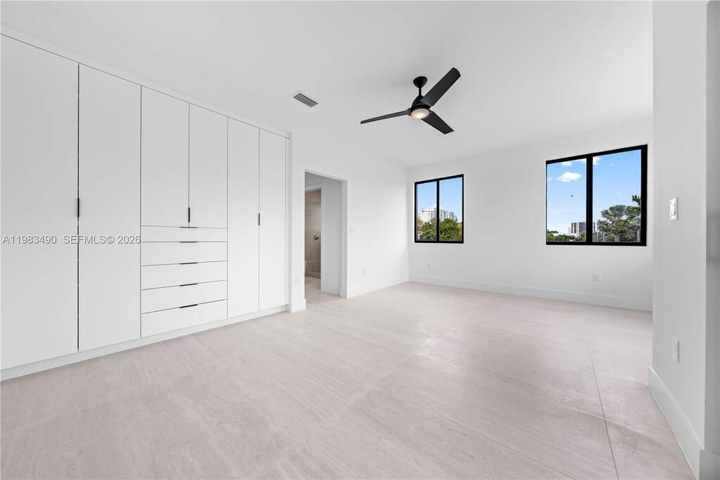 4 Bedroom Villa/Townhouse's Image 22