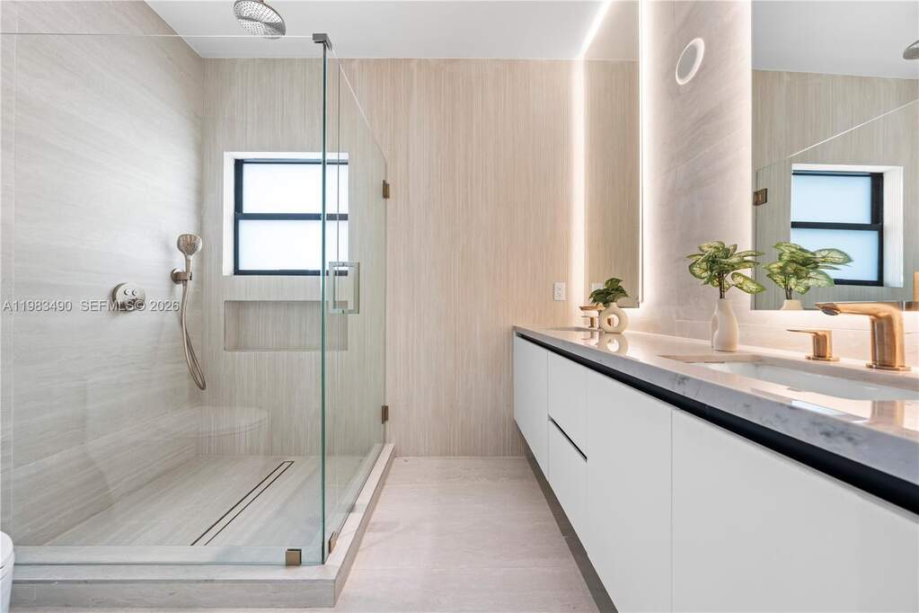 4 Bedroom Villa/Townhouse's Image 23