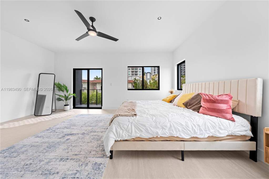 4 Bedroom Villa/Townhouse's Image 29