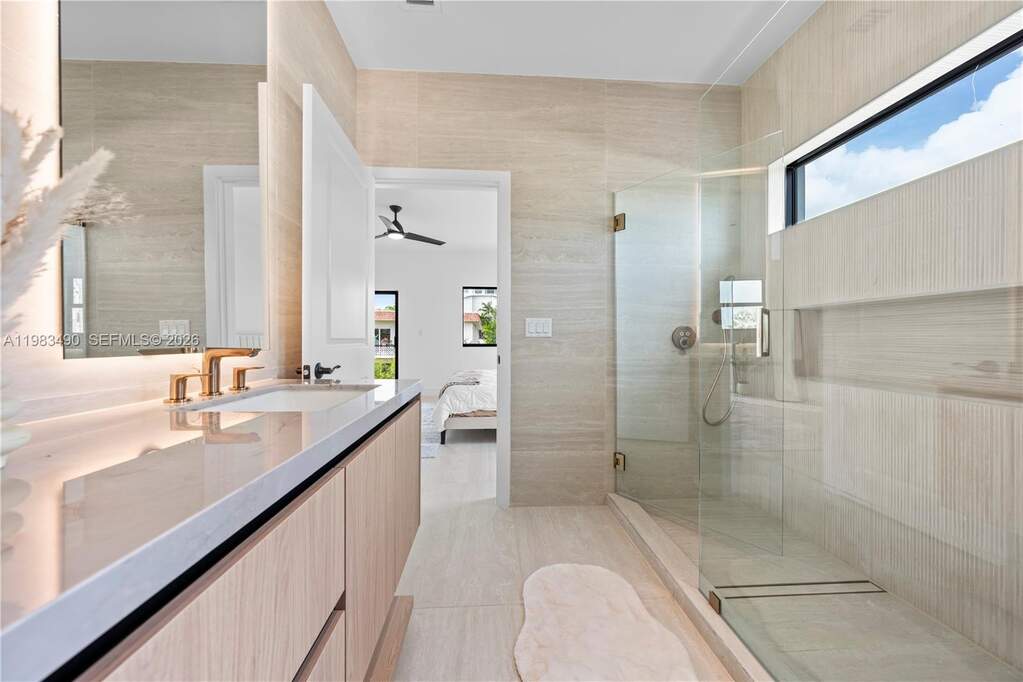 4 Bedroom Villa/Townhouse's Image 31