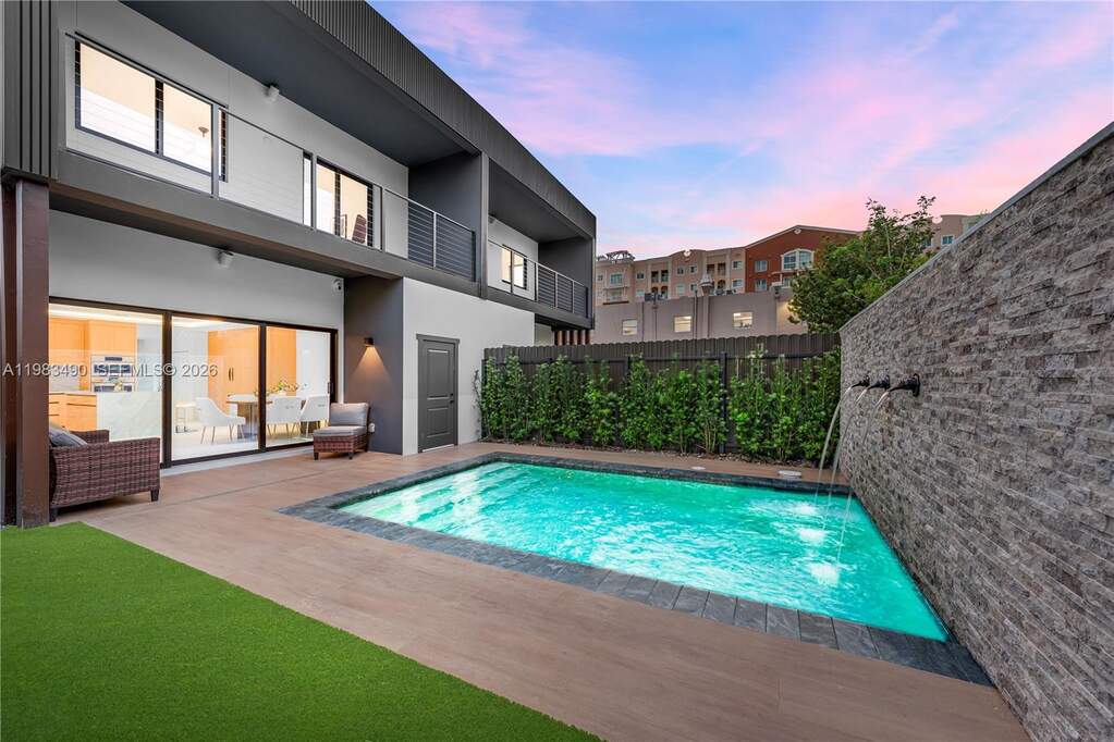 4 Bedroom Villa/Townhouse's Image 33