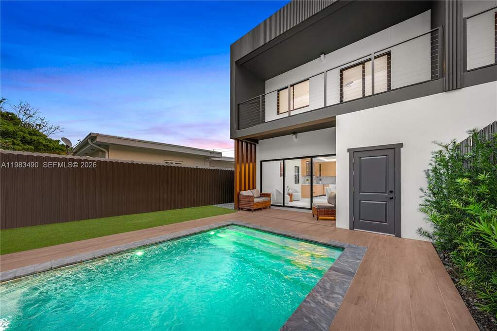 4 Bedroom Villa/Townhouse's Image 36