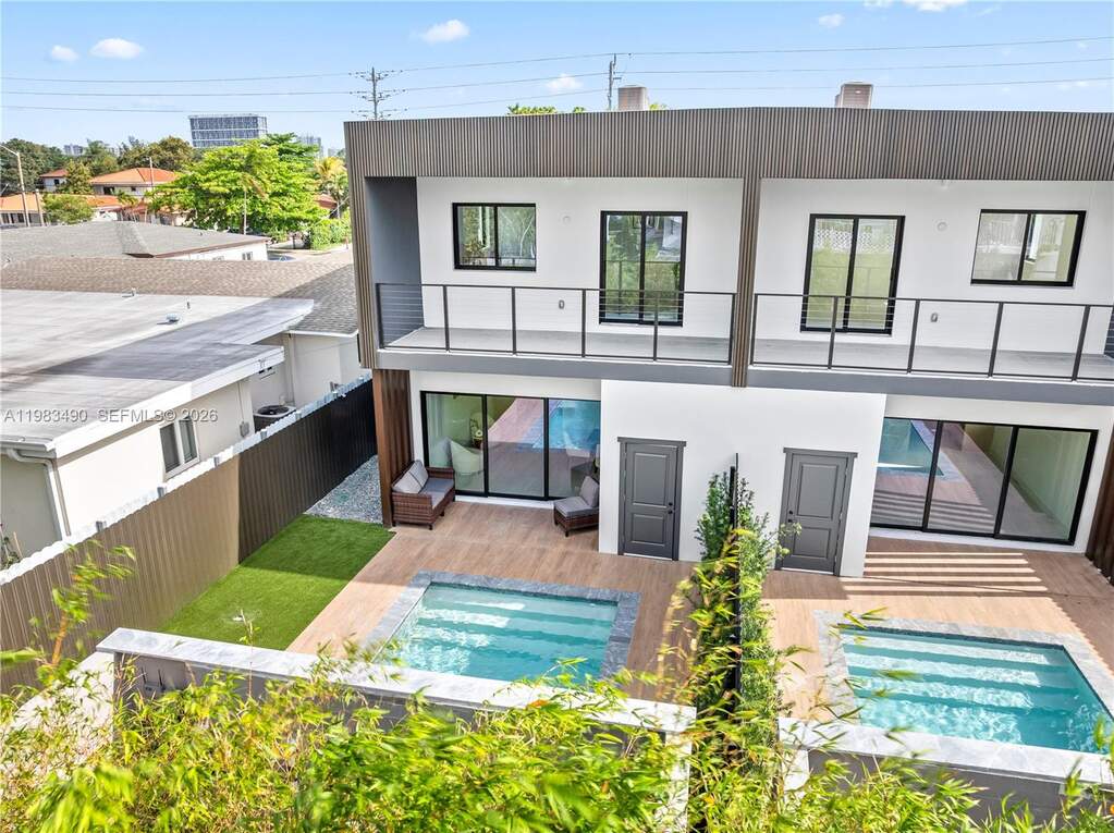 4 Bedroom Villa/Townhouse's Image 38