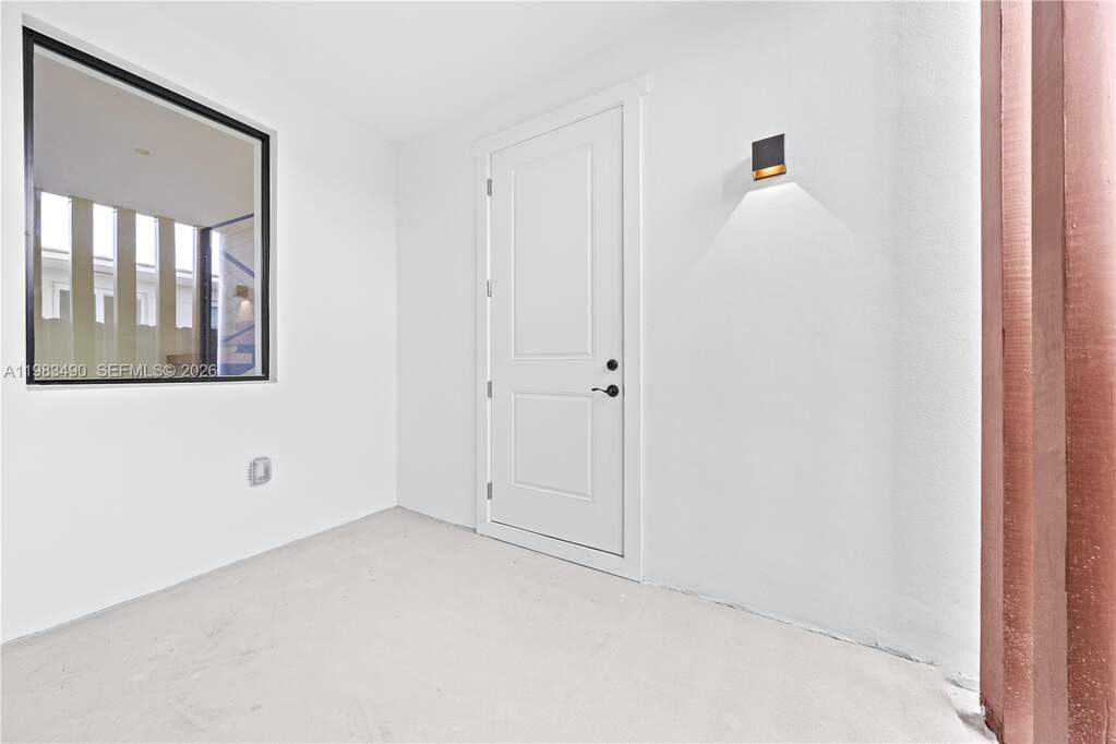 4 Bedroom Villa/Townhouse's Image 3