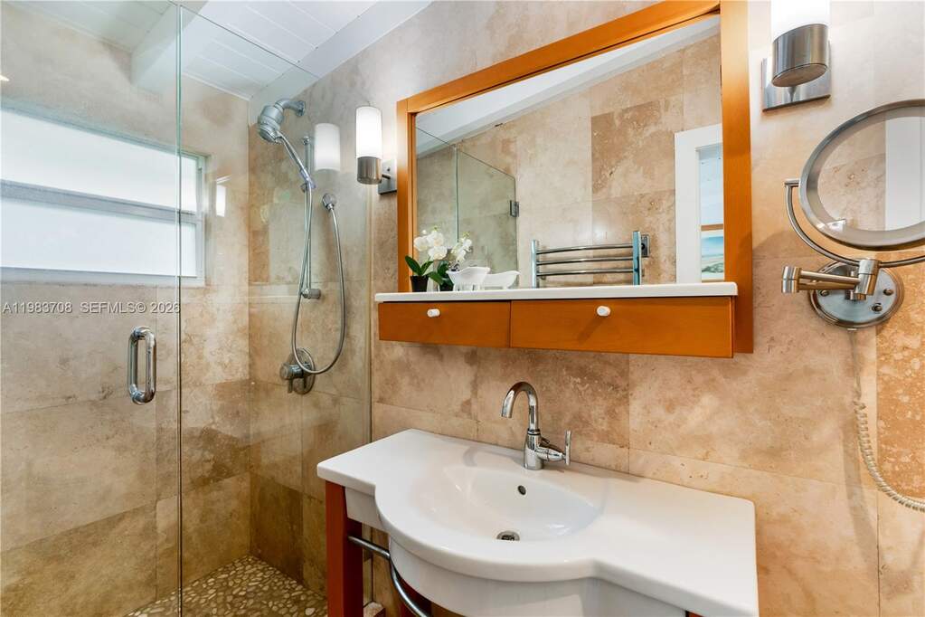 3 Bedroom Single Family Home/House's Image 12