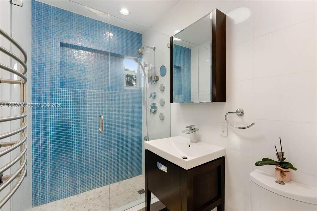 3 Bedroom Single Family Home/House's Image 14