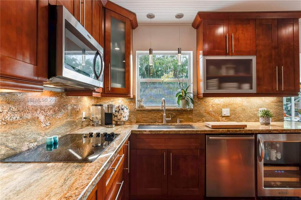 3 Bedroom Single Family Home/House's Image 4