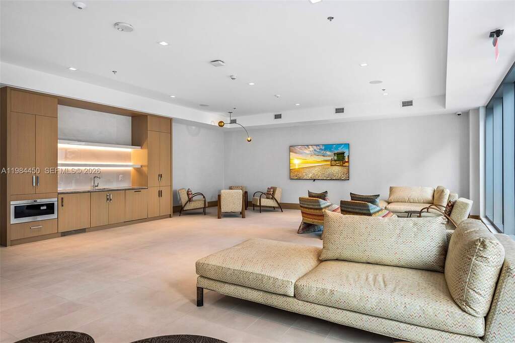 4 Bedroom Apartment/Flat's Image 50