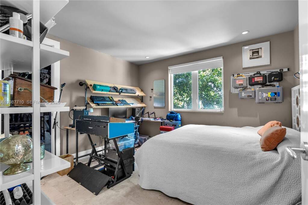 5 Bedroom Single Family Home/House's Image 19