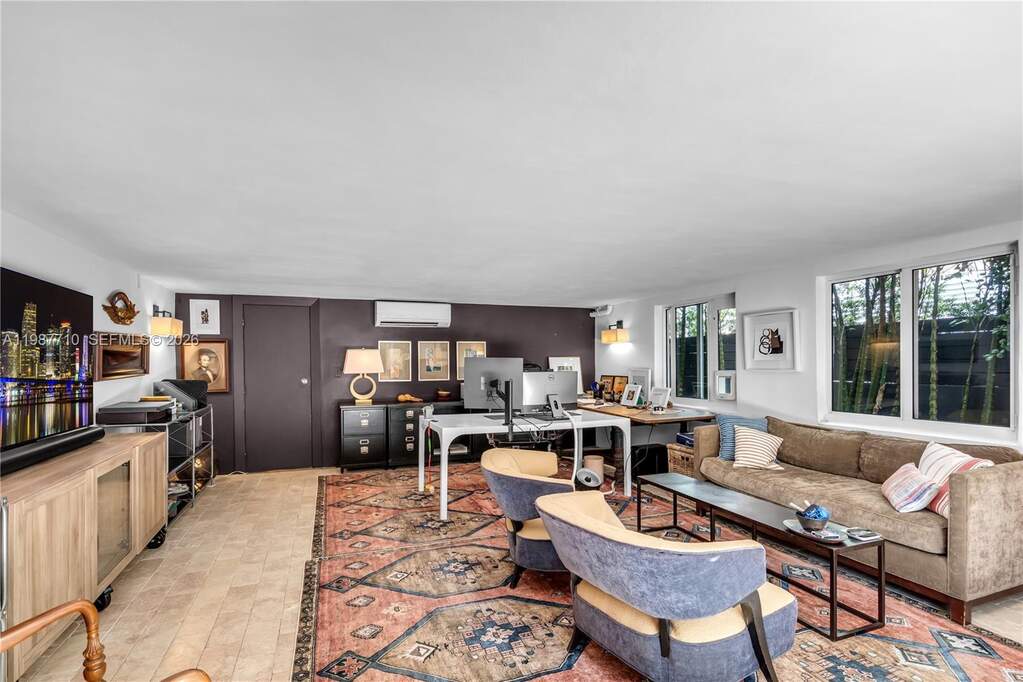 5 Bedroom Single Family Home/House's Image 28