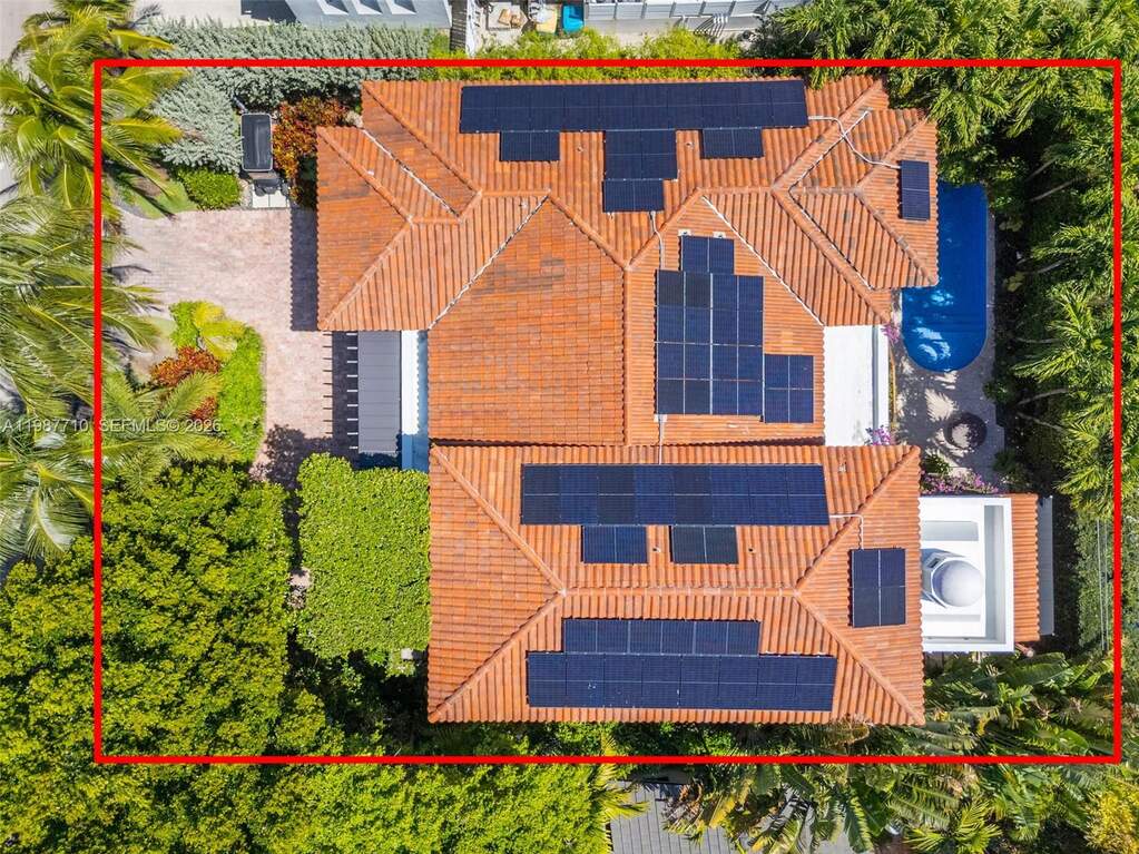 5 Bedroom Single Family Home/House's Image 33
