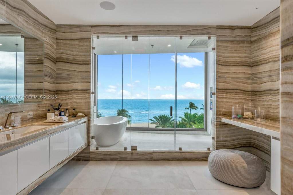 6 Bedroom Apartment/Flat's Image 11