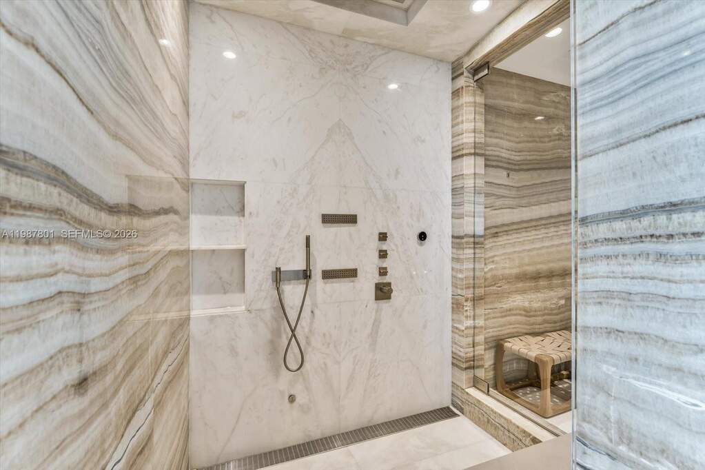 6 Bedroom Apartment/Flat's Image 12