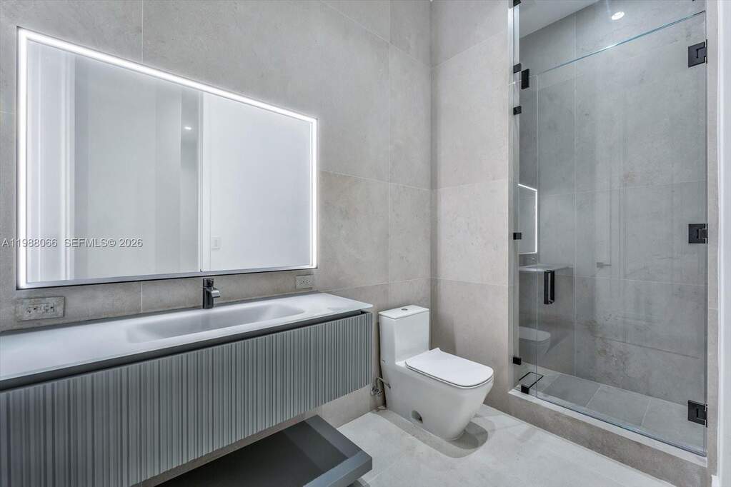 6 Bedroom Apartment/Flat's Image 15