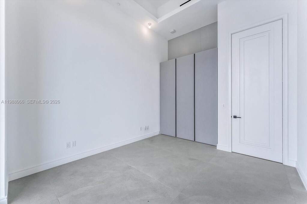 6 Bedroom Apartment/Flat's Image 20