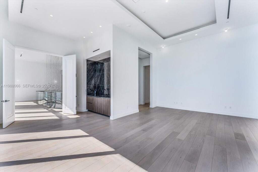 6 Bedroom Apartment/Flat's Image 38