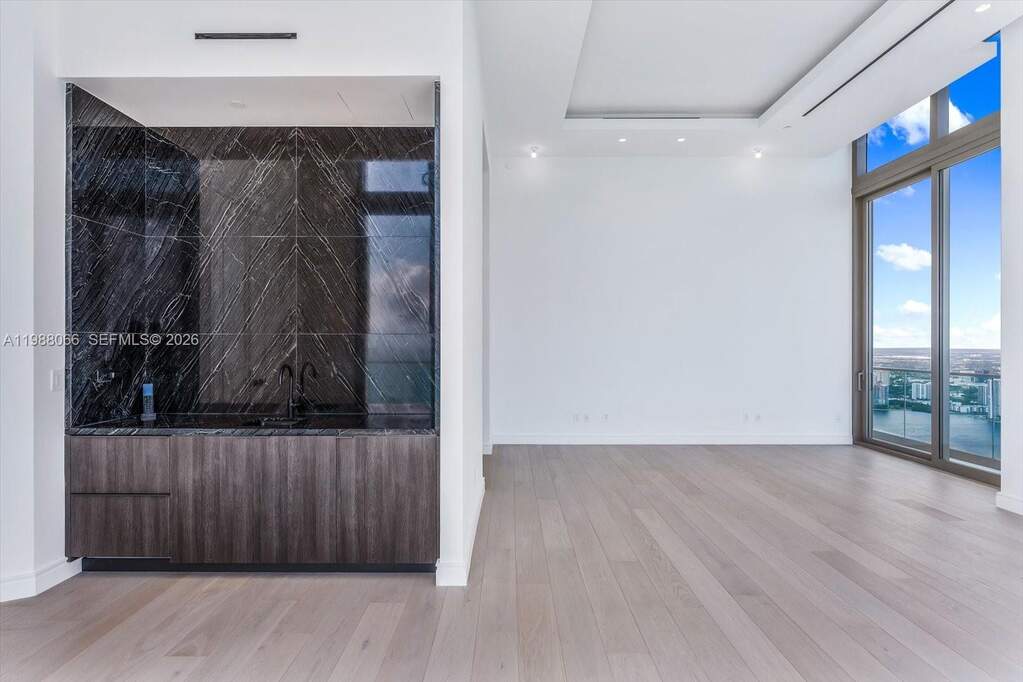 6 Bedroom Apartment/Flat's Image 39