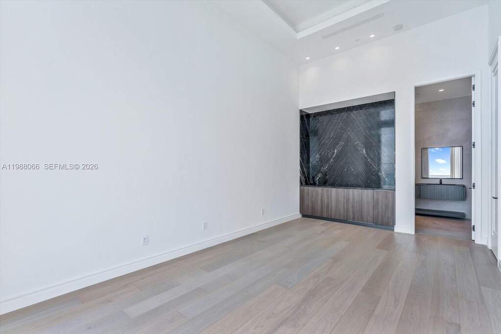 6 Bedroom Apartment/Flat's Image 53