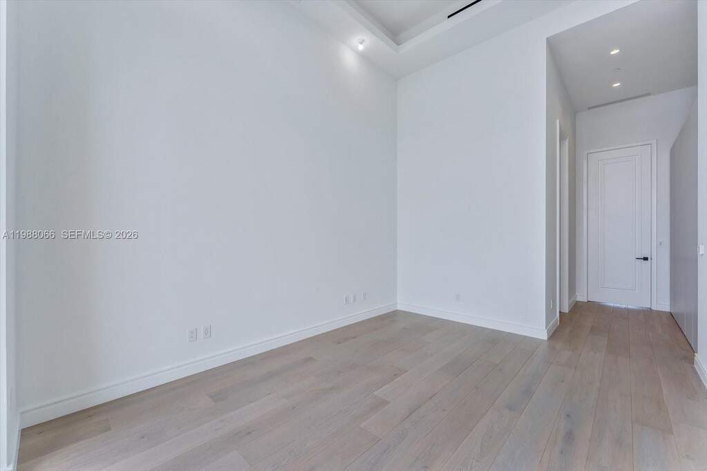 6 Bedroom Apartment/Flat's Image 60
