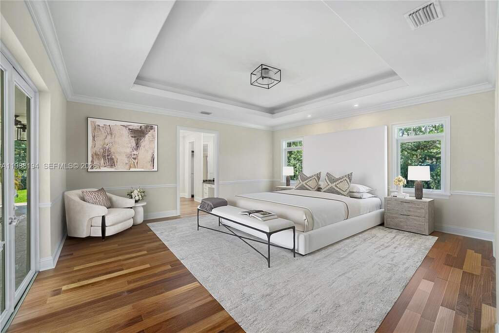 6 Bedroom Single Family Home/House's Image 13