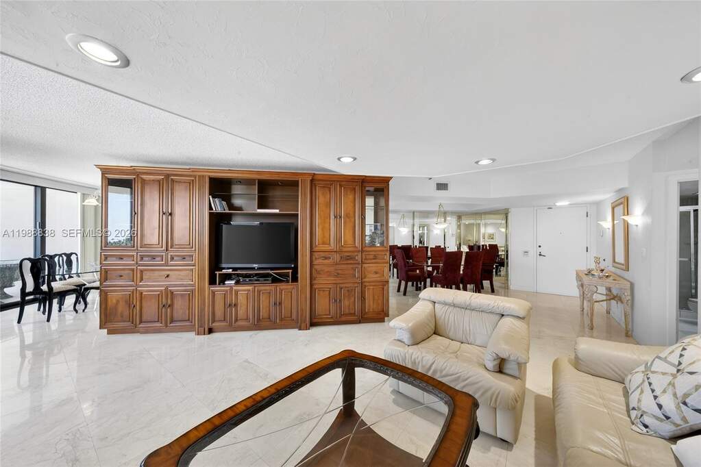 2 Bedroom Apartment/Flat's Image 4