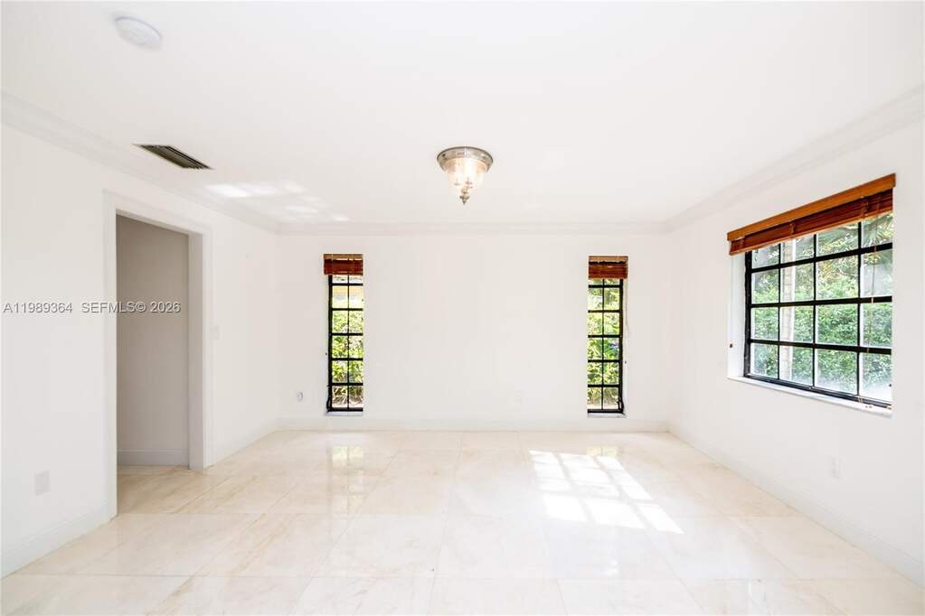 4 Bedroom Single Family Home/House's Image 7
