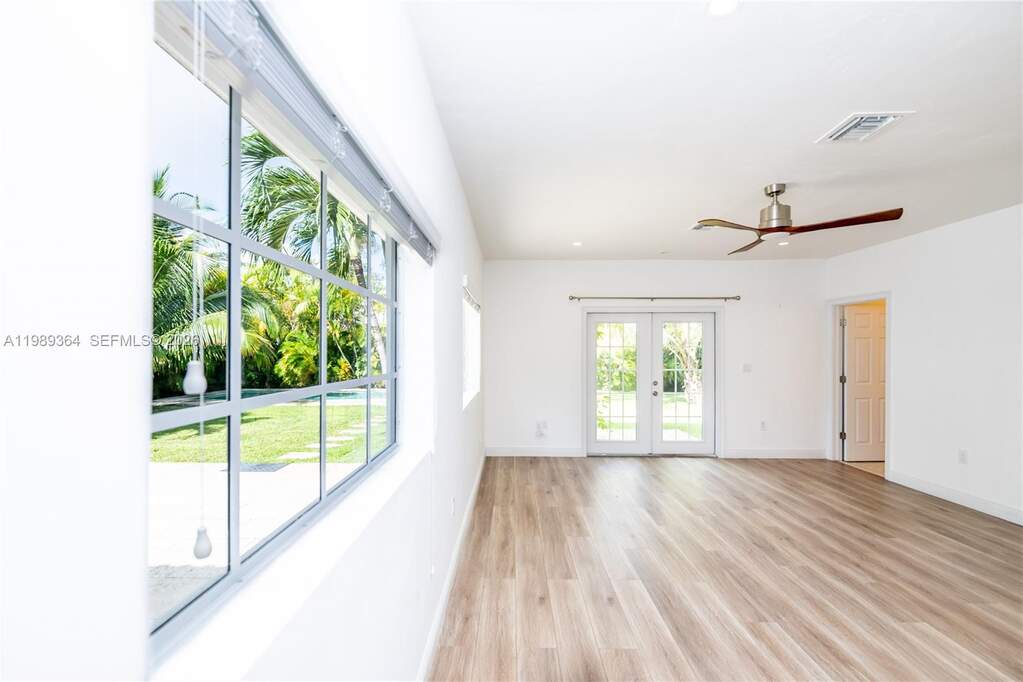 4 Bedroom Single Family Home/House's Image 25