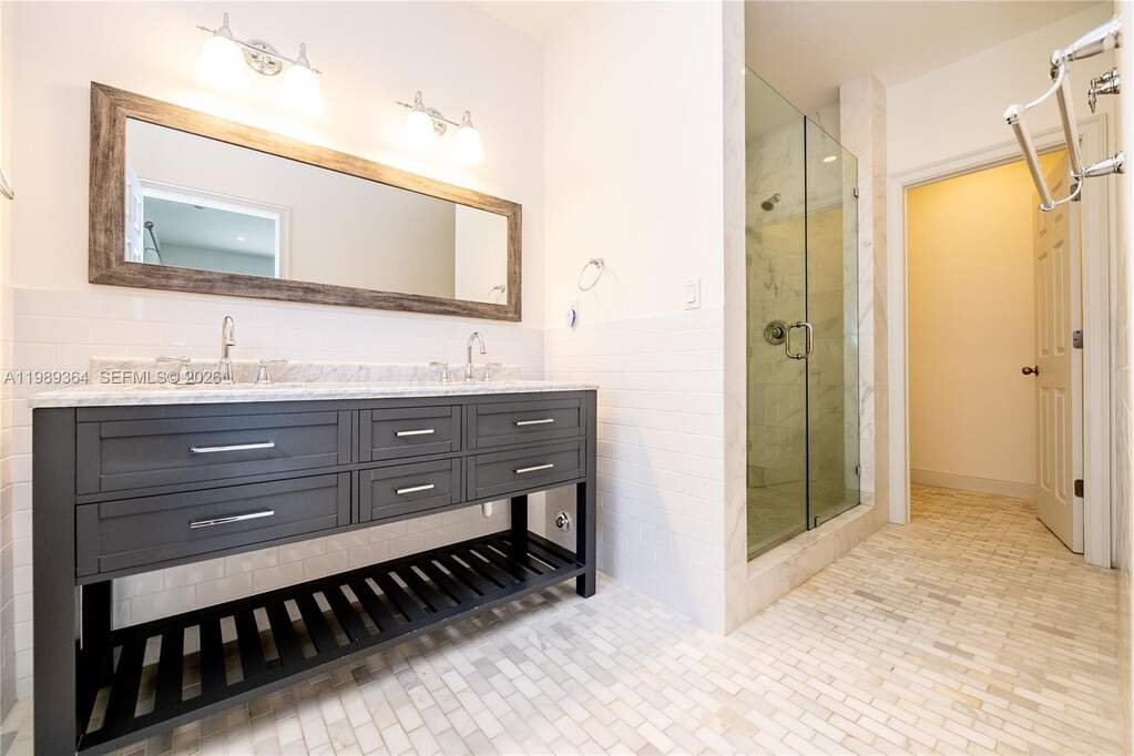 4 Bedroom Single Family Home/House's Image 3