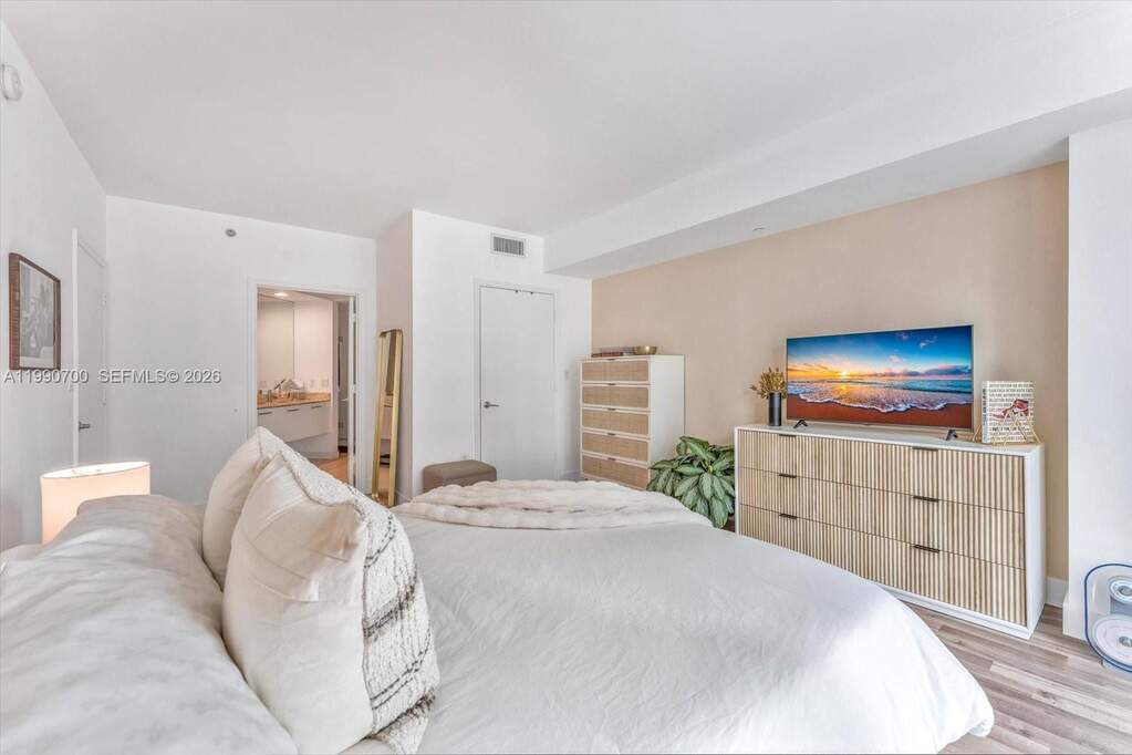 2 Bedroom Apartment/Flat's Image 7