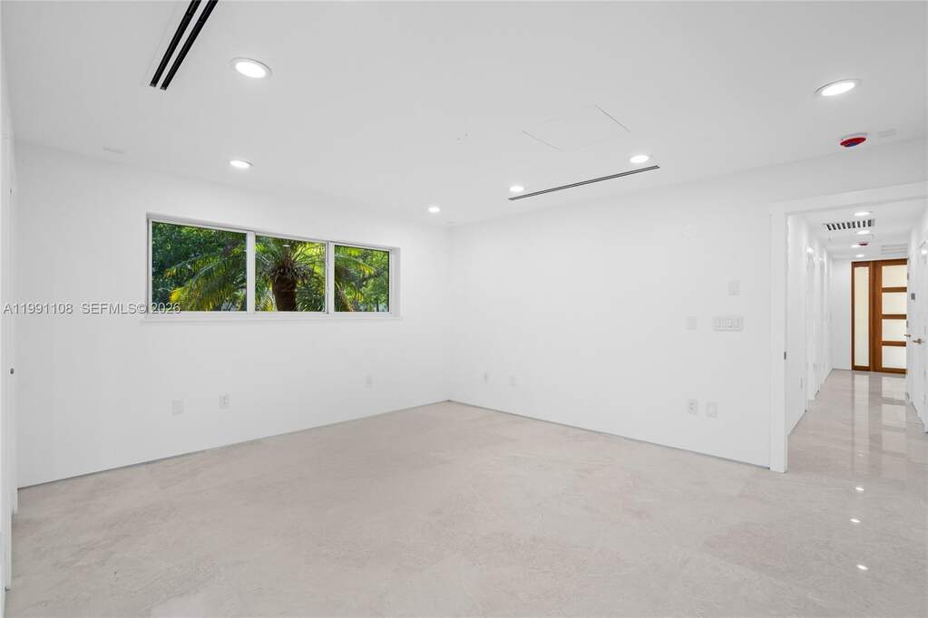 3 Bedroom Single Family Home/House's Image 13