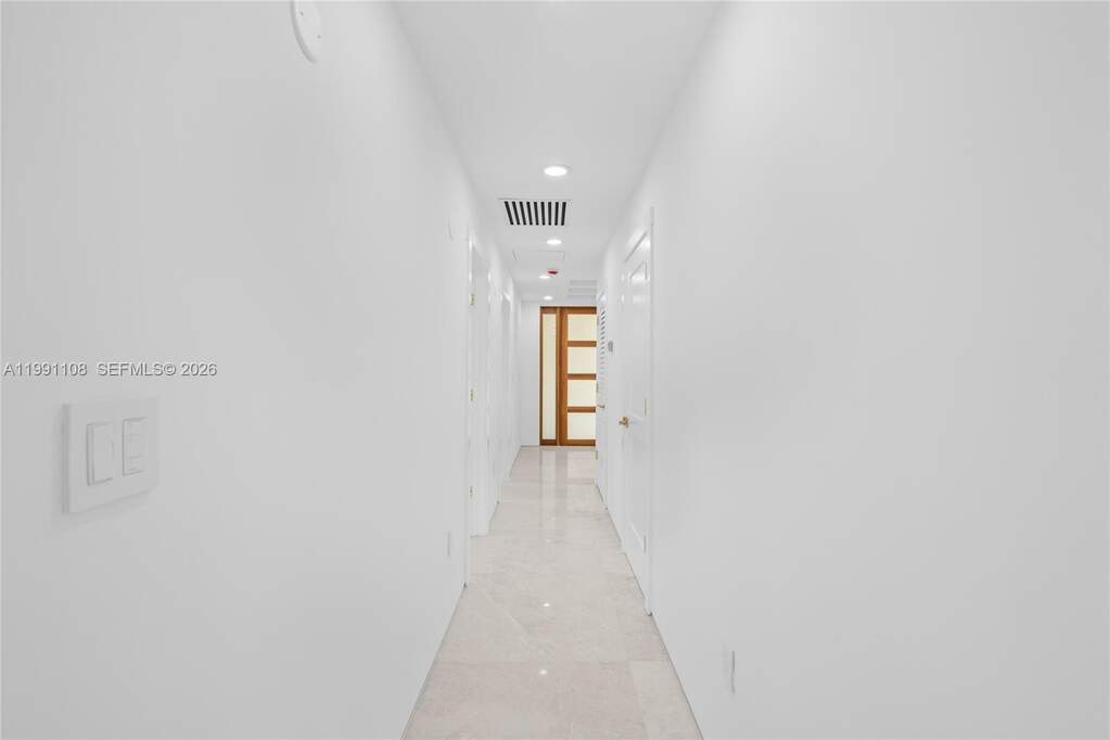 3 Bedroom Single Family Home/House's Image 32